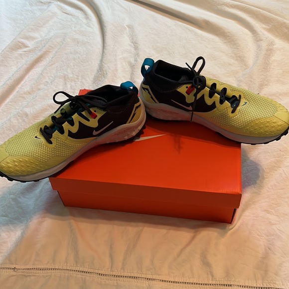 Brand new never worn Nike Women’s Wildhorse 7 size 10.5 - Picture 3 of 8